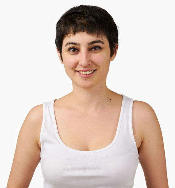 MINE MELODI C. – Real People Sedcard-Foto 2 bei JustInCast