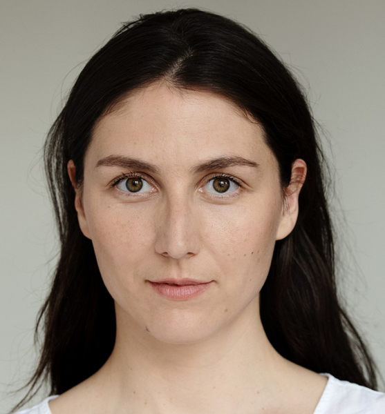 Laura B. – Schauspiel Sedcard-Foto 4 bei JustInCast