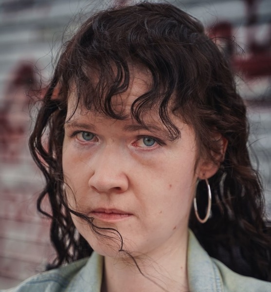 Miriam C. – Schauspiel Sedcard-Foto 2 bei JustInCast