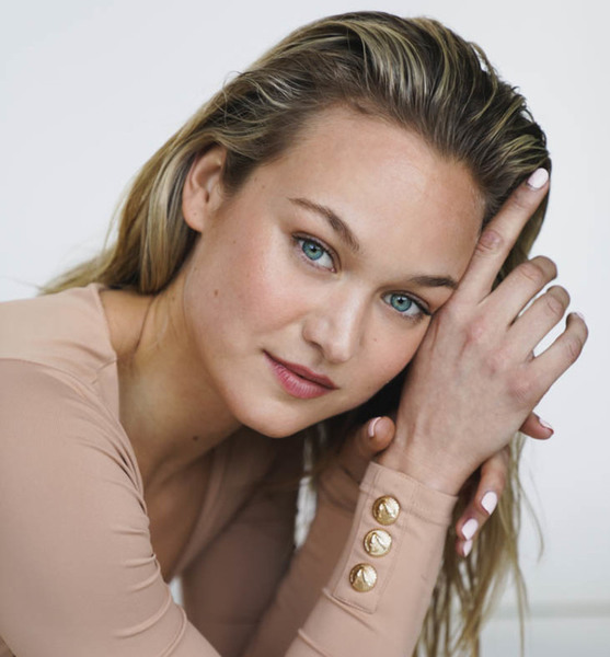 Larissa S. – Fashion Sedcard-Foto 2 bei JustInCast
