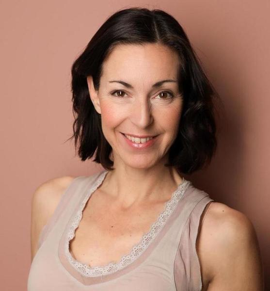 Stefanie W. – Acting sedcard image 2 at JustInCast