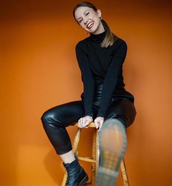 Selly M. – Schauspiel Sedcard-Foto 5 bei JustInCast