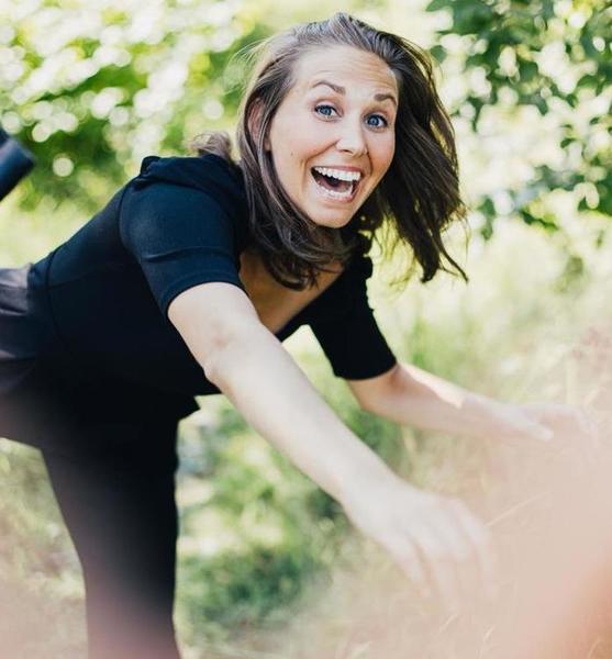 Rebekka R. – Schauspiel Sedcard-Foto 5 bei JustInCast