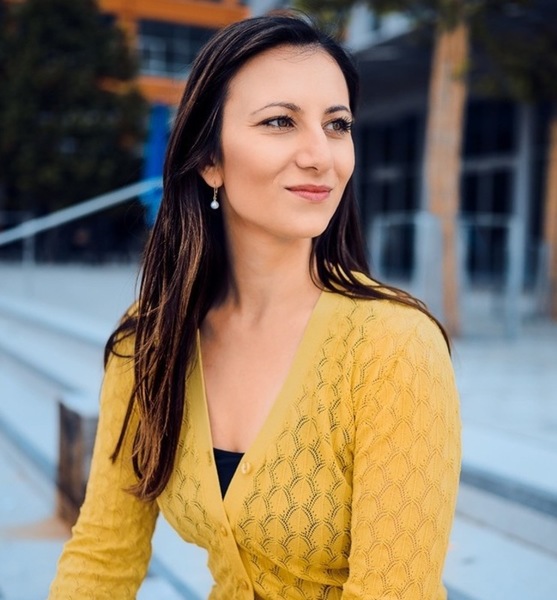 Angelica S. – Schauspiel Sedcard-Foto 5 bei JustInCast