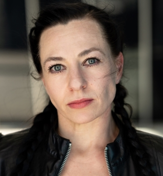 Lena B. – Schauspiel Sedcard-Foto 2 bei JustInCast