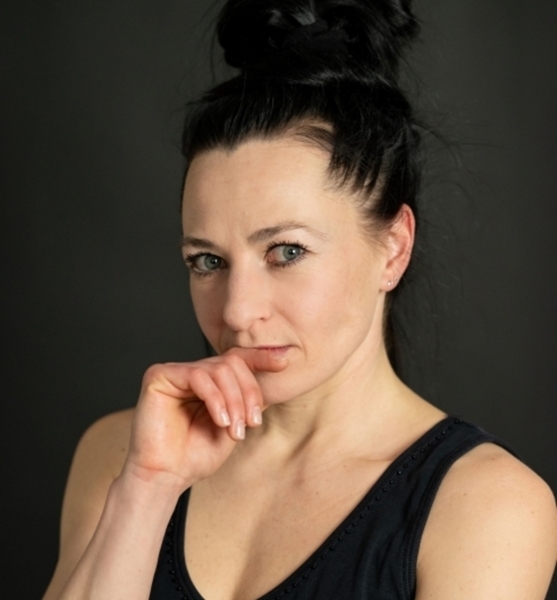 Lena B. – Schauspiel Sedcard-Foto 3 bei JustInCast