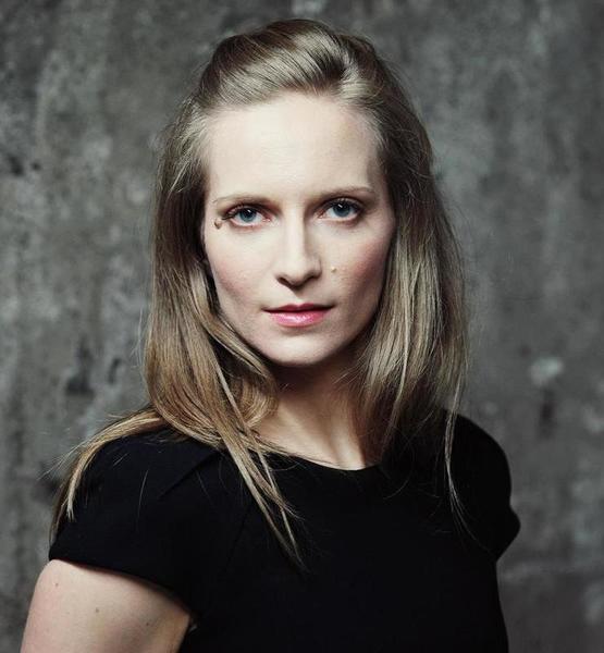 Ines N. – Schauspiel Sedcard-Foto 2 bei JustInCast