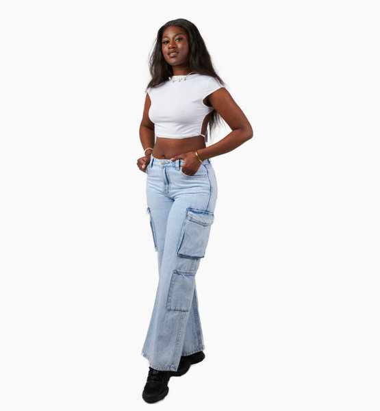 Willow (Willkoni) L. – Real People Sedcard-Foto 3 bei JustInCast