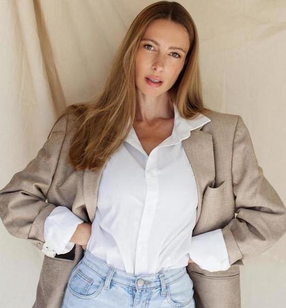 Nadja C. – Schauspiel Sedcard-Foto 2 bei JustInCast