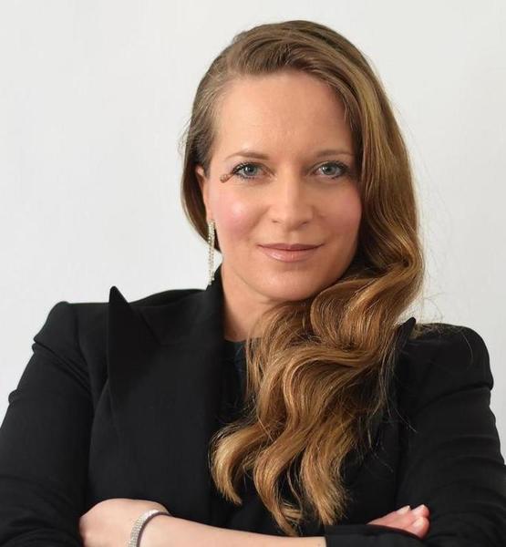 Ines N. – Schauspiel Sedcard-Foto 5 bei JustInCast
