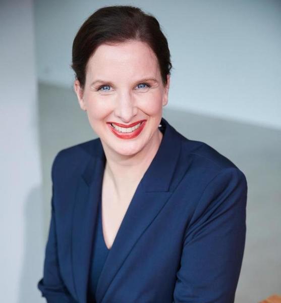 Christine D. – Schauspiel Sedcard-Foto 4 bei JustInCast