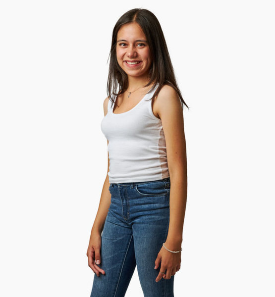 Angelina H. – Real People Sedcard-Foto 2 bei JustInCast