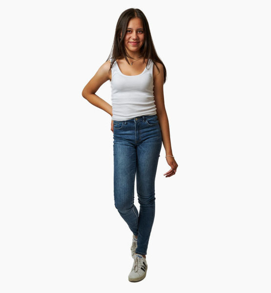 Angelina H. – Real People Sedcard-Foto 3 bei JustInCast