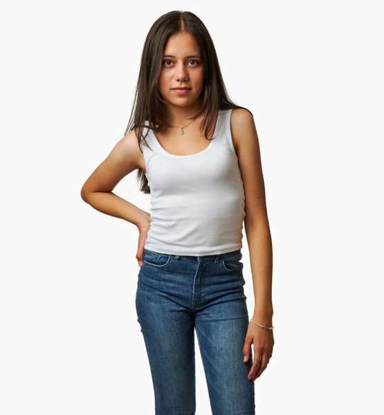 Angelina H. – Real People Sedcard-Foto 4 bei JustInCast