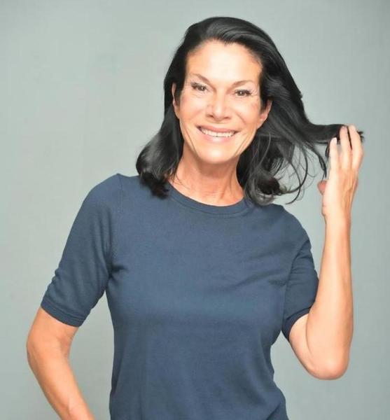 Simone R. – Schauspiel Sedcard-Foto 2 bei JustInCast