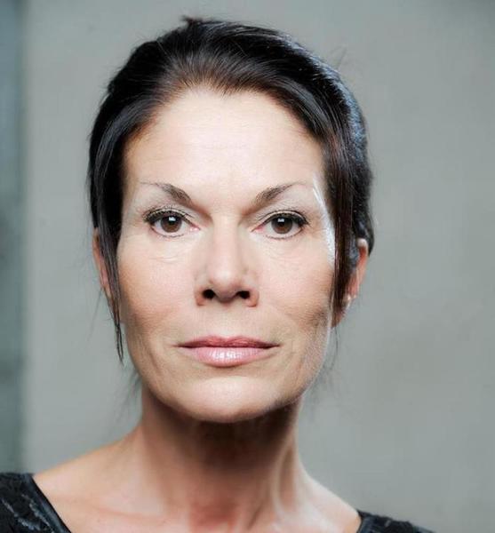 Simone R. – Schauspiel Sedcard-Foto 5 bei JustInCast