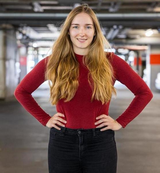 Laura S. – Schauspiel Sedcard-Foto 2 bei JustInCast