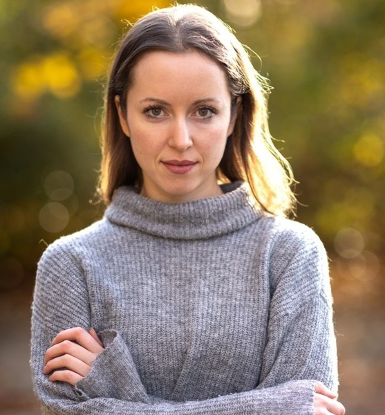 Irene S. – Schauspiel Sedcard-Foto 2 bei JustInCast