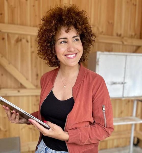 Eliza R. – Schauspiel Sedcard-Foto 3 bei JustInCast