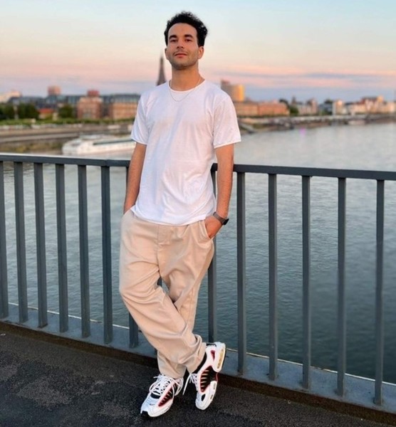 Wassim M. – Tanz Sedcard-Foto 4 bei JustInCast