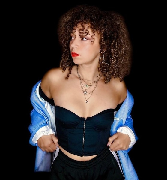 Melissa H. – Fashion Sedcard-Foto 4 bei JustInCast