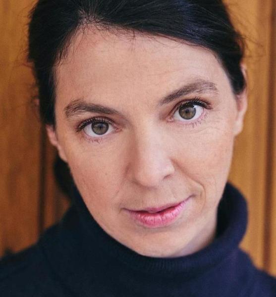 Lucia  R. – Schauspiel Sedcard-Foto 3 bei JustInCast