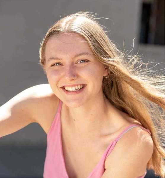 Kira W. – Schauspiel Sedcard-Foto 3 bei JustInCast