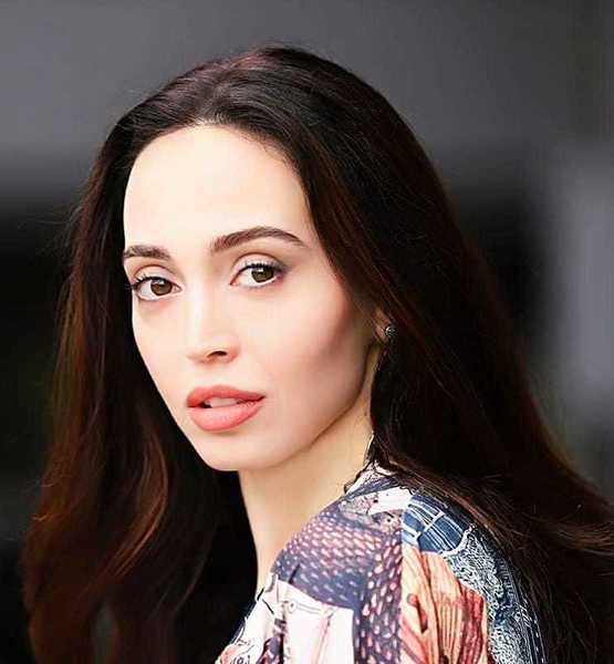 Sevda Yeliz N. – Schauspiel Sedcard-Foto 2 bei JustInCast
