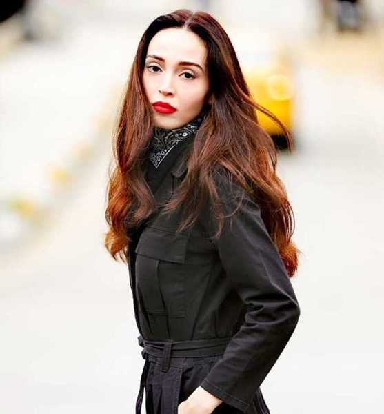 Sevda Yeliz N. – Schauspiel Sedcard-Foto 5 bei JustInCast