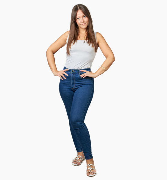 Vanessa B. – Real People Sedcard-Foto 2 bei JustInCast
