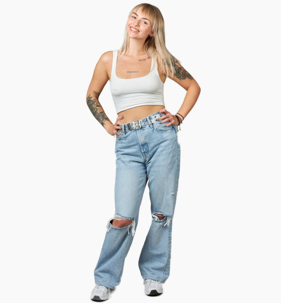 Julia L. – Real People Sedcard-Foto 3 bei JustInCast