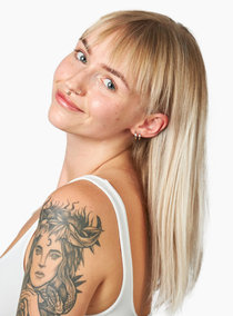 Julia – Real People & New Faces Sedcard bei JustInCast