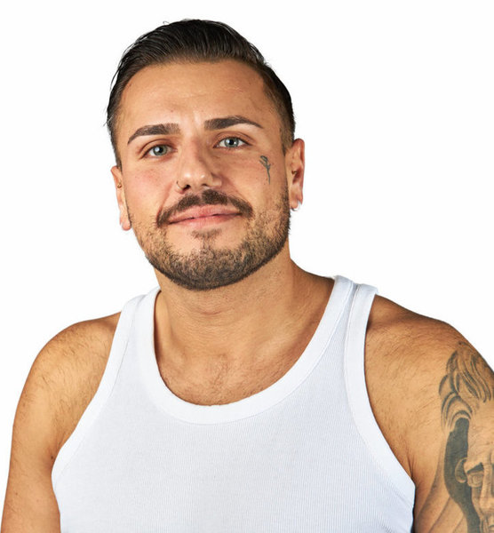 Semüre K. – Real People Sedcard-Foto 5 bei JustInCast