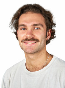 Tom – Real People & New Faces Sedcard bei JustInCast