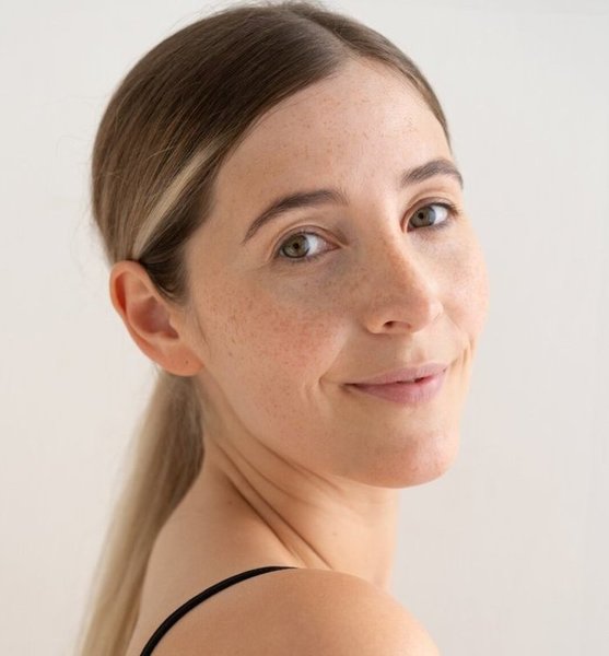 Johanna S. – Fashion Sedcard-Foto 3 bei JustInCast