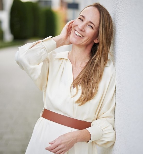 Melanie  R. – Schauspiel Sedcard-Foto 4 bei JustInCast