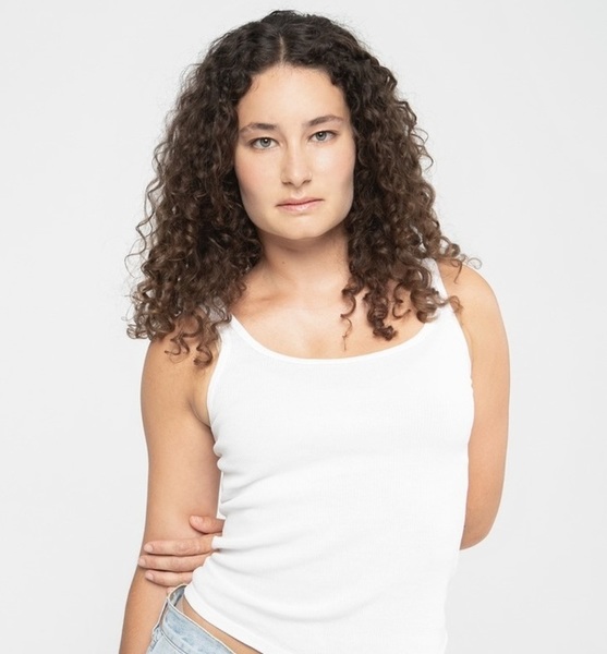 Laura E. – Fashion Sedcard-Foto 5 bei JustInCast