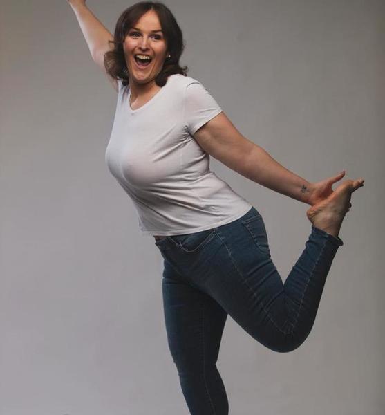 Daniela  D. – Fashion Sedcard-Foto 4 bei JustInCast
