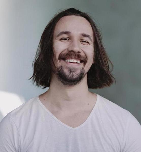 Luis V. – Schauspiel Sedcard-Foto 2 bei JustInCast