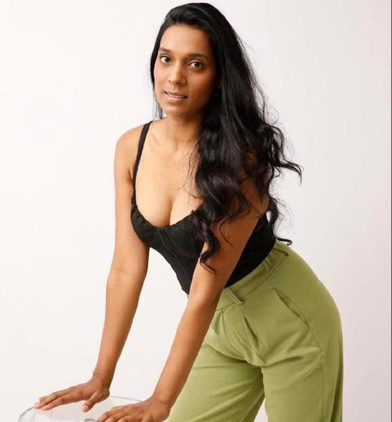 Madhura  P. – Fashion sedcard image 5 at JustInCast
