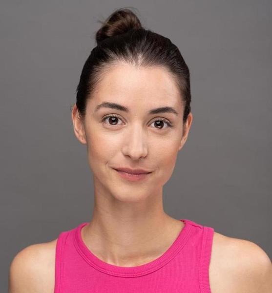 Sara S. – Schauspiel Sedcard-Foto 2 bei JustInCast