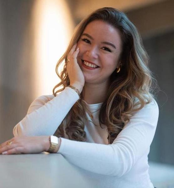 Laura L. – Tanz Sedcard-Foto 4 bei JustInCast