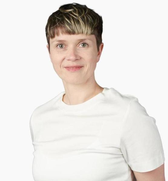 Nicole W. – Real People Sedcard-Foto 2 bei JustInCast