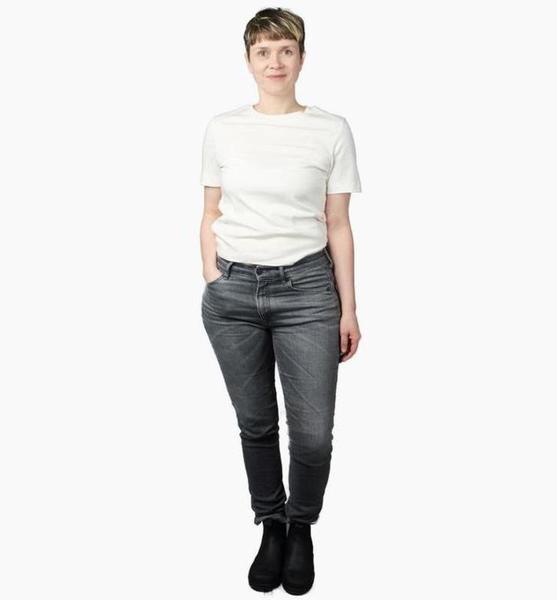 Nicole W. – Real People Sedcard-Foto 4 bei JustInCast