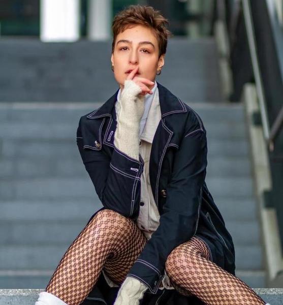 Shirin M. – Schauspiel Sedcard-Foto 4 bei JustInCast