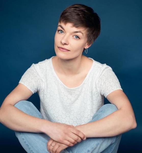 Isabell J. – Schauspiel Sedcard-Foto 2 bei JustInCast