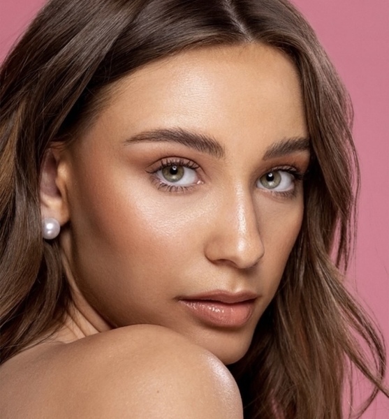 Alicia S. – Fashion Sedcard-Foto 2 bei JustInCast