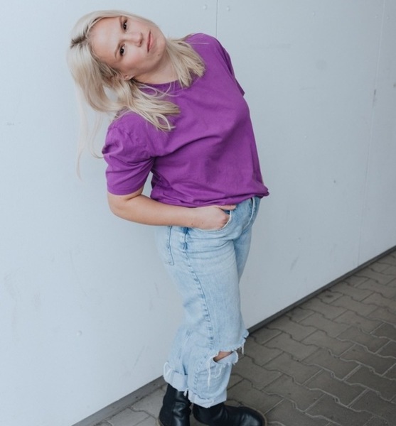 Lina F. – Schauspiel Sedcard-Foto 5 bei JustInCast