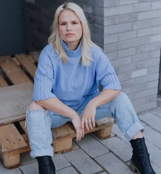 Lina F. – Schauspiel Sedcard-Foto 4 bei JustInCast