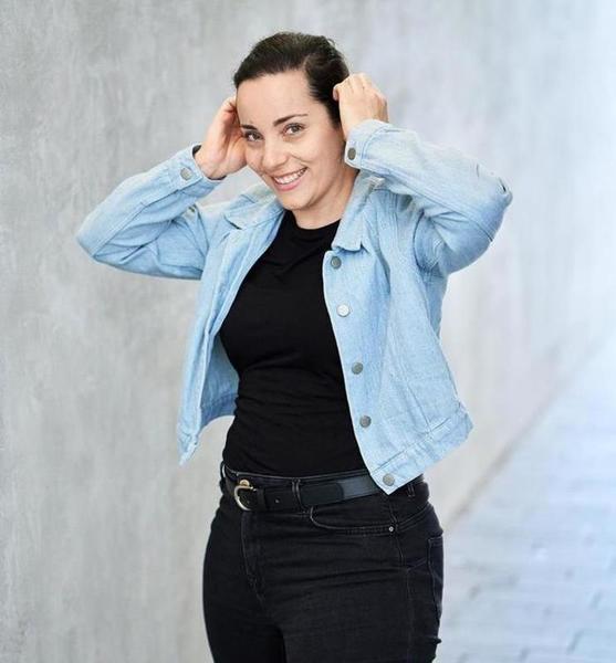 Silvie I. – Schauspiel Sedcard-Foto 3 bei JustInCast